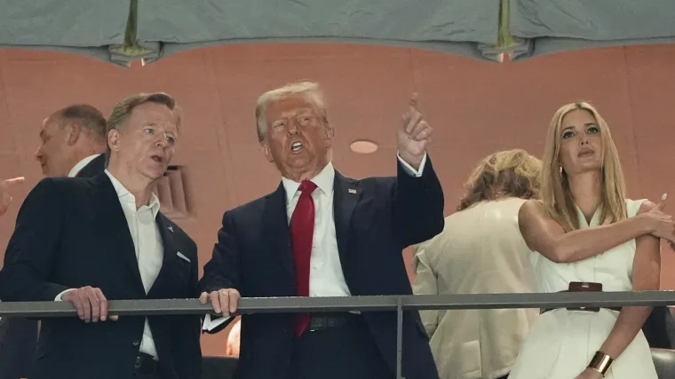 Will Donald Trump be at 2025 Club World Cup final? U.S. president to attend Chelsea vs. PSG at MetLife Stadium image