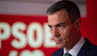 Spain's Sánchez fights for survival as crisis reaches fever pitch