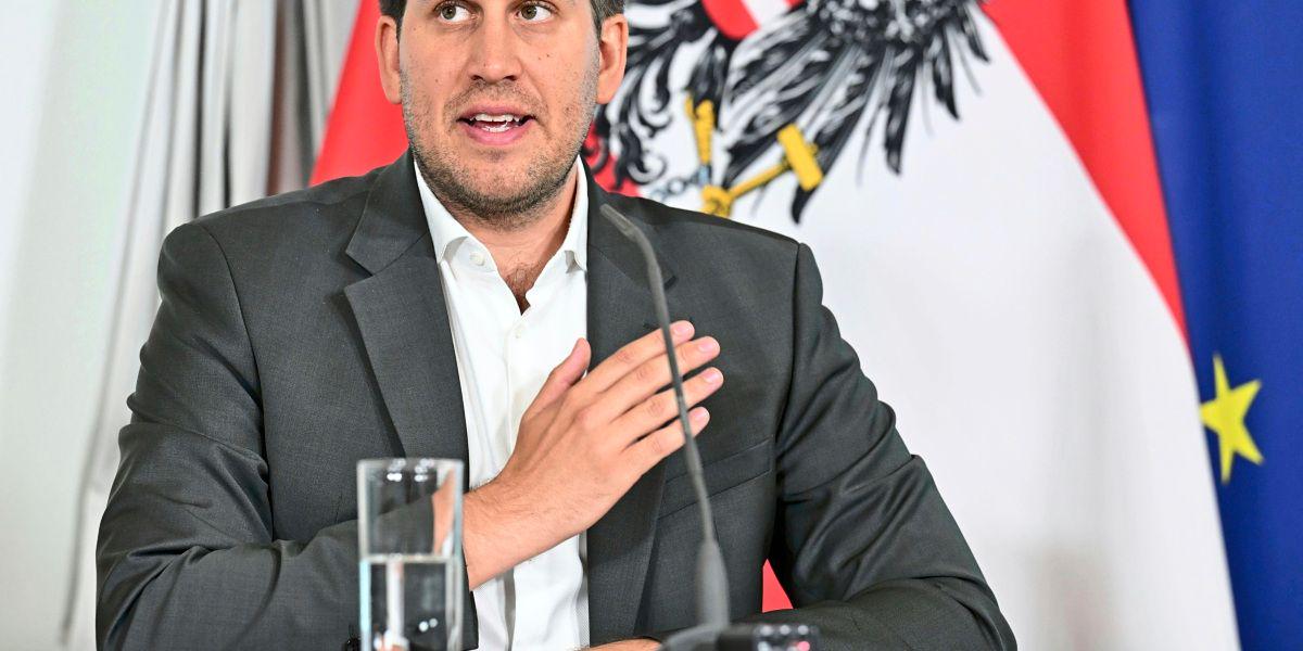 Digitalisierungs-Staatssekretär Pröll: Um die digitale Kompetenz im Land zu erhöhen sollen Schüler_innen einen Schul-Tag im Jahr ihr Wissen an Senioren weitergeben.