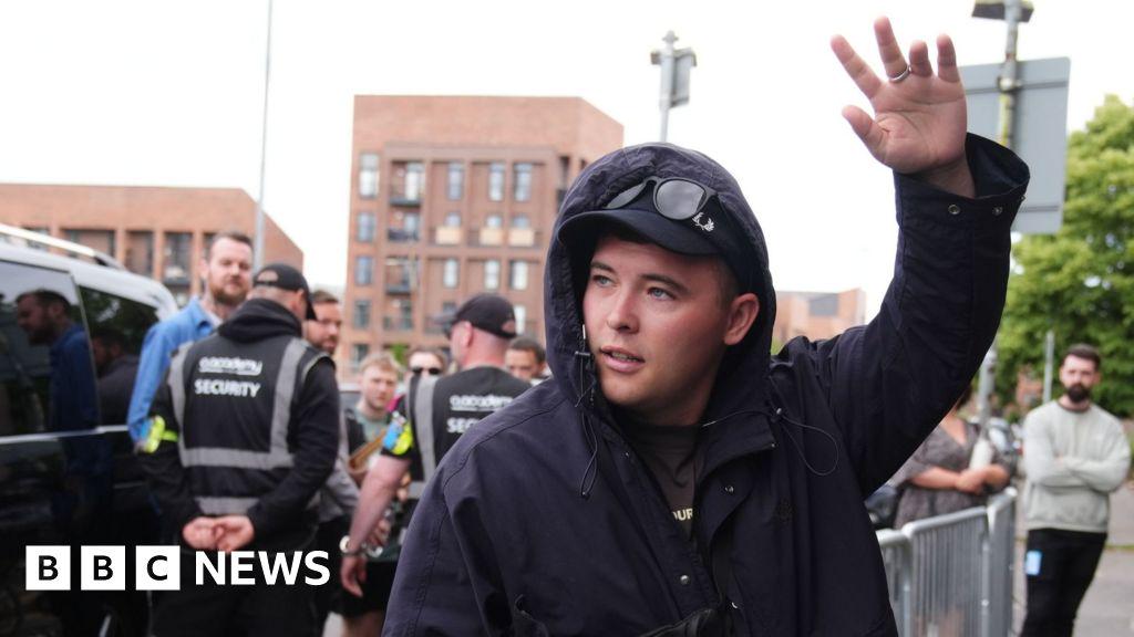 BBC News - Kneecap hit out at John Swinney at Glasgow show