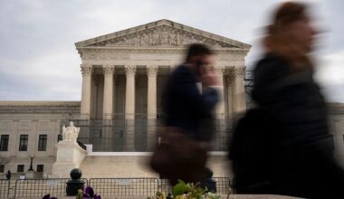 Trump notches winning streak in Supreme Court emergency docket deluge