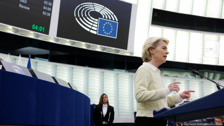 New EU sanctions on Russia 'unprecedented'