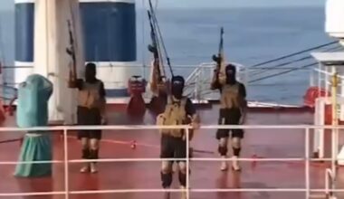 Greece deploys salvage vessel to Red Sea amid renewed Houthi threats