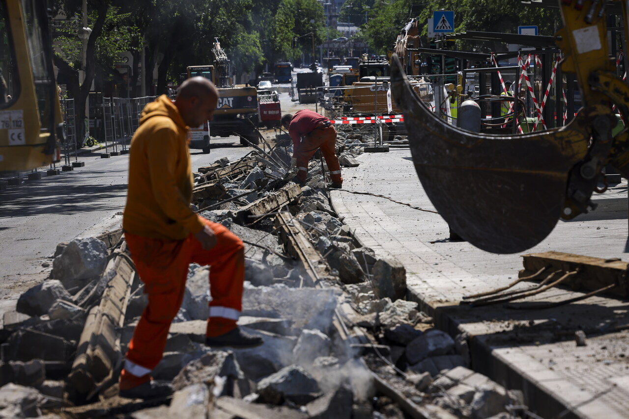 Hungarian state workers government austerities
