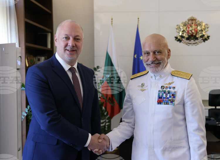 Bulgarian Leaders Pledge 5% Defence Spending and New Strategy in Talks with NATO Military Chief Dragone