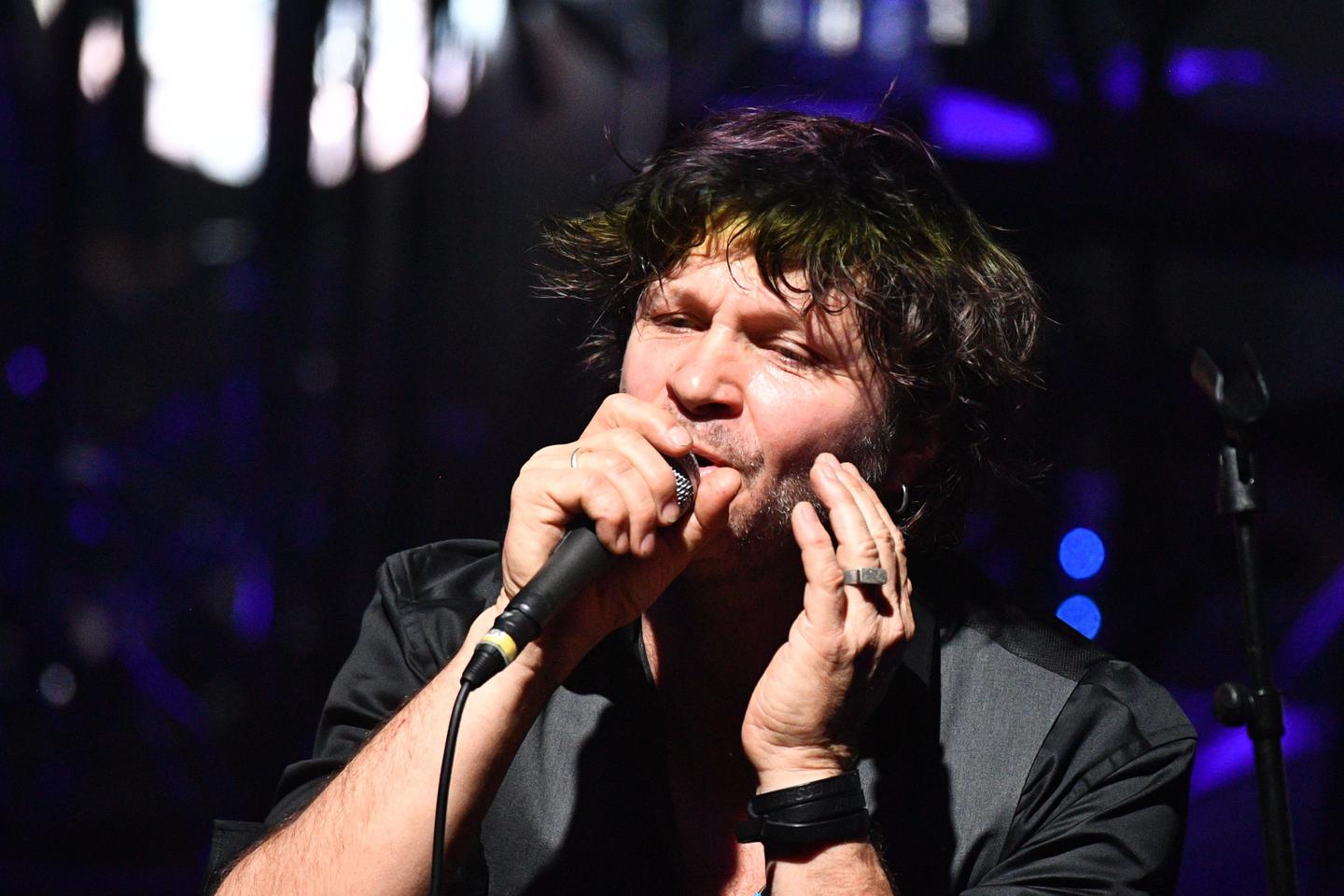 Bertrand Cantat : la justice rouvre l’enquête pour violences volontaires commises avant le suicide de l’ex-épouse du chanteur