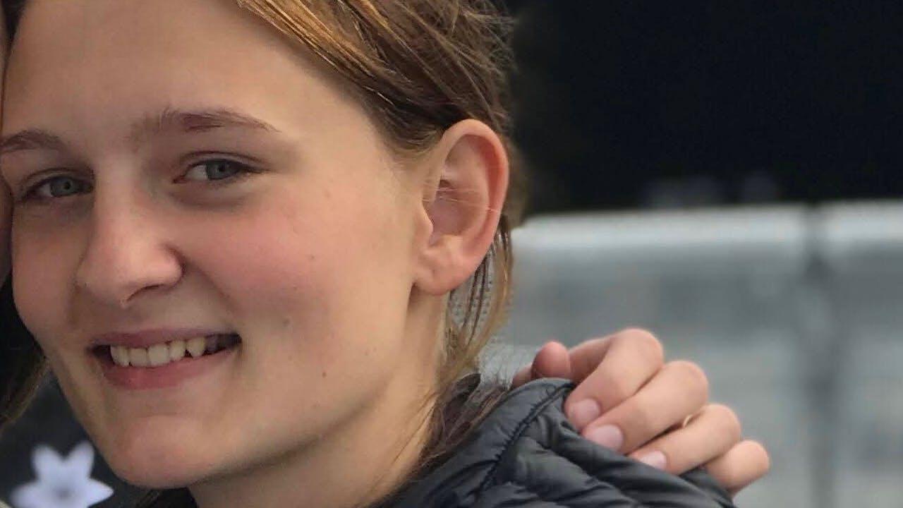 Seks års venteliste fik 22-årig til at ty til farlig metode - og hun er ikke alene - Flere fortæller, at lange ventetider til psykiater får dem til at søge efter piller uden om lægen. Men overlæge advarer mod at selvmedicinere.