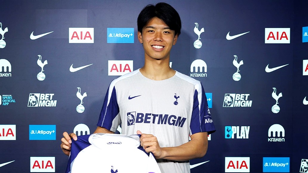 Spurs sign Japan defender Kota Takai