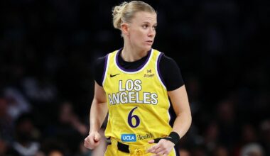 VIDEO. Daar is de eerste driepunter bij haar nieuwe ploeg: Julie Vanloo en Allemand zegevieren met LA Sparks tegen Indiana Fever - Nieuwsblad