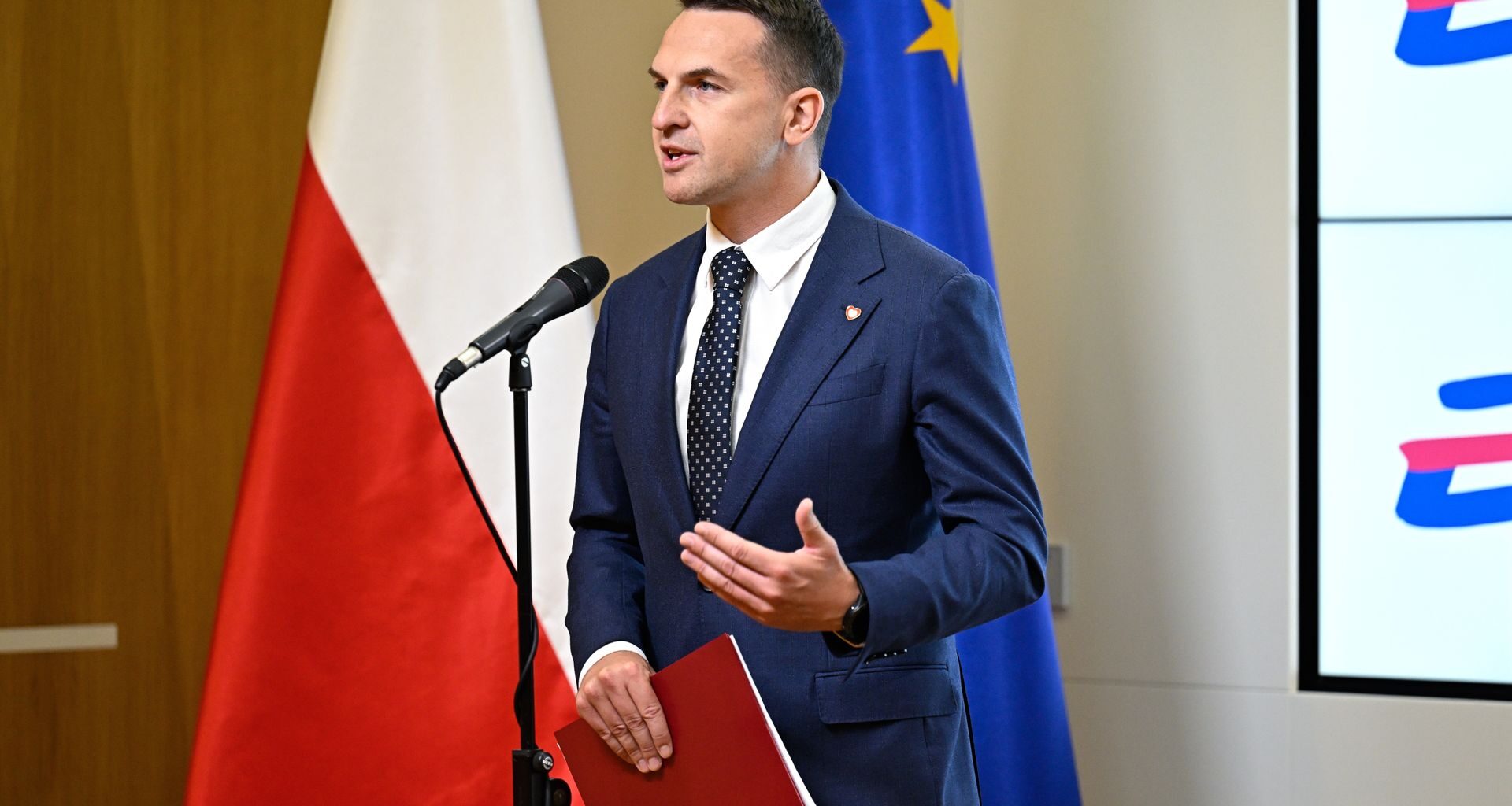 przez polską granicę nie przechodzą hordy migrantów
