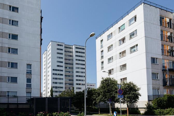 Tallinn üritab üle 10 miljoni neelava Raadiku majade rendilepingu soodsamaks rääkida
