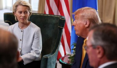 15 procents told på europæiske varer giver klarhed, men vil koste os dyrt, advarer dansk erhvervsliv [15 % på EU med undtagelser, 0 på USA]