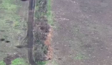 Drone footage of a Ukrainian fighter jet attacking Russian positions with JDAM-ER bombs.