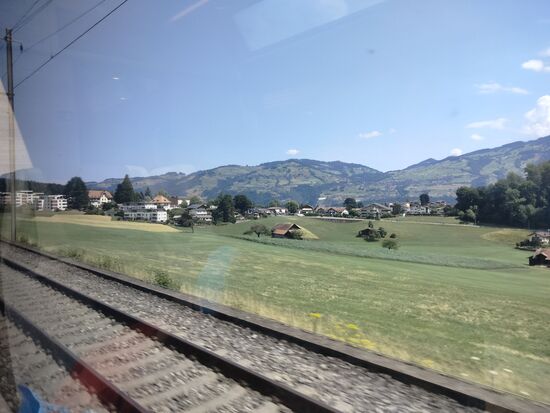 Montreux1.jpg Montreux1.jpg