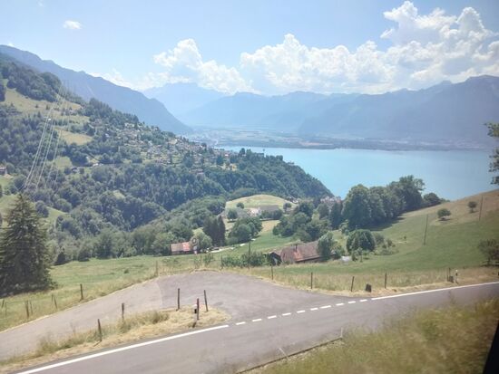 Montreux2.jpg Montreux2.jpg