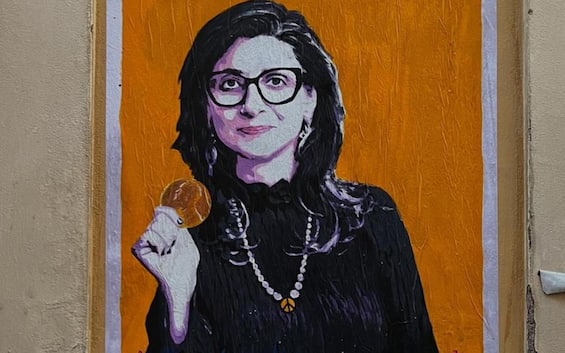 Roma, a Trastevere spunta murale a sostegno di Francesca Albanese