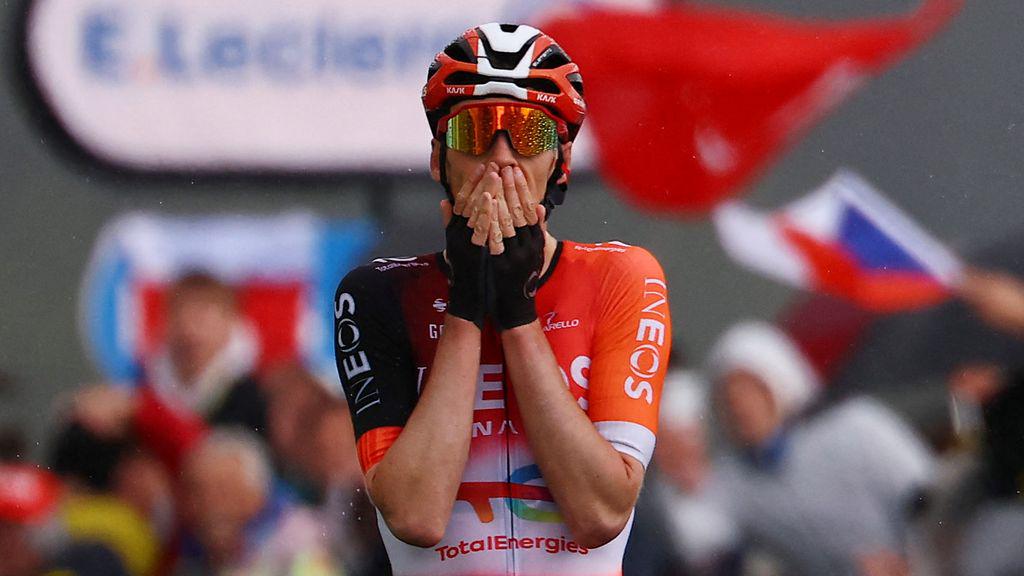 Arensman boekt droomzege en volgt Boogerd op als ritwinnaar op La Plagne