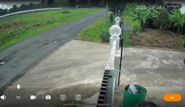 A delivery rider in Thailand called the homeowner to come out and receive the package, even though the surrounding area was filled with BM-21 rocket explosions