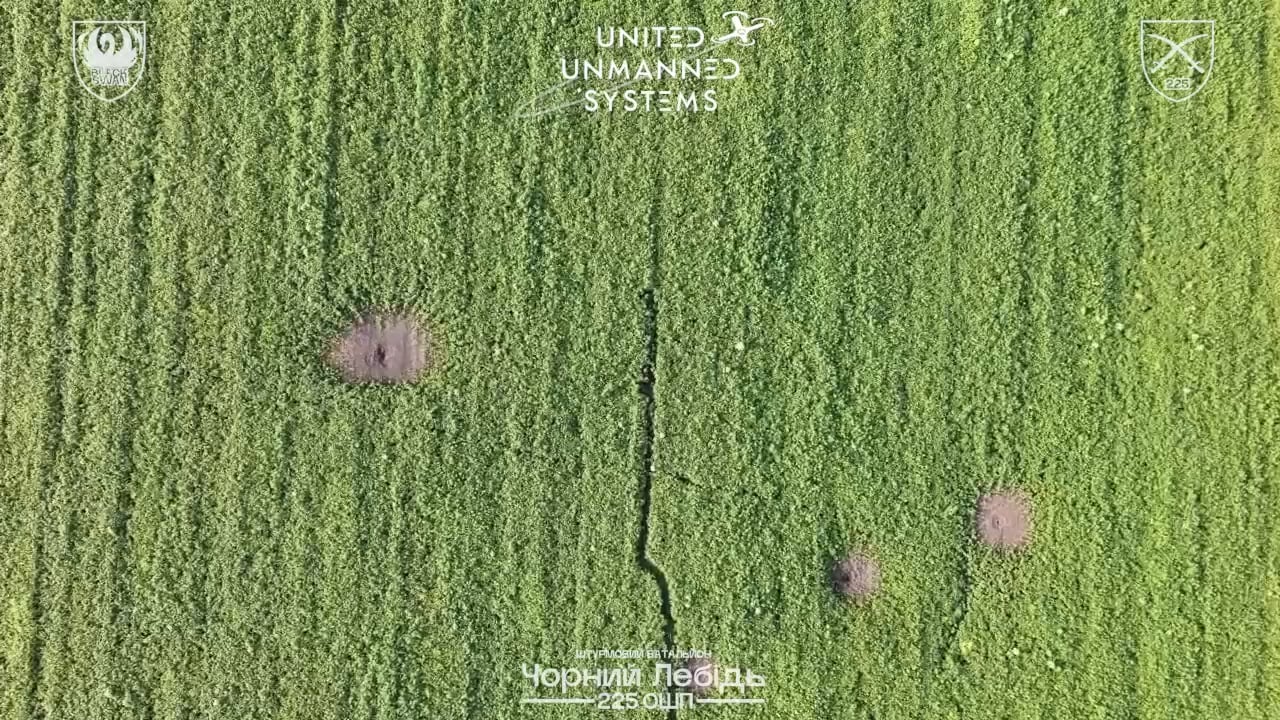 Ukrainian drone drop and two kamikaze drone strikes on Russian soldiers attempting to reach Kindrativka in Sumy Oblast. July 2025