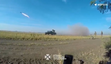 Ukrainian Border Guards use PC3B RAK-SA-12 on a HUMVEE chassis to hit areas of enemy concentrations with thermobaric rockets. Kostyantynivka direction. Pomsta Brigade. July 2025