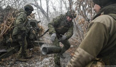 Ukraine's deserters returning to the front: Ukrainian deserters were given until early March to rejoin their units without penalty. DW spoke with several about why they left, and why they're now returned.