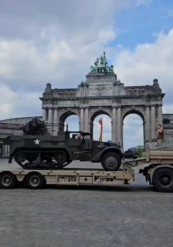First of our historical vehicles (a m16 half-track to be precise) just arrived in Brussels!