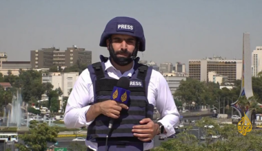 Footage of Israel attacking Syrian Ministry of Defense during Al Jazeera Arabic live report
