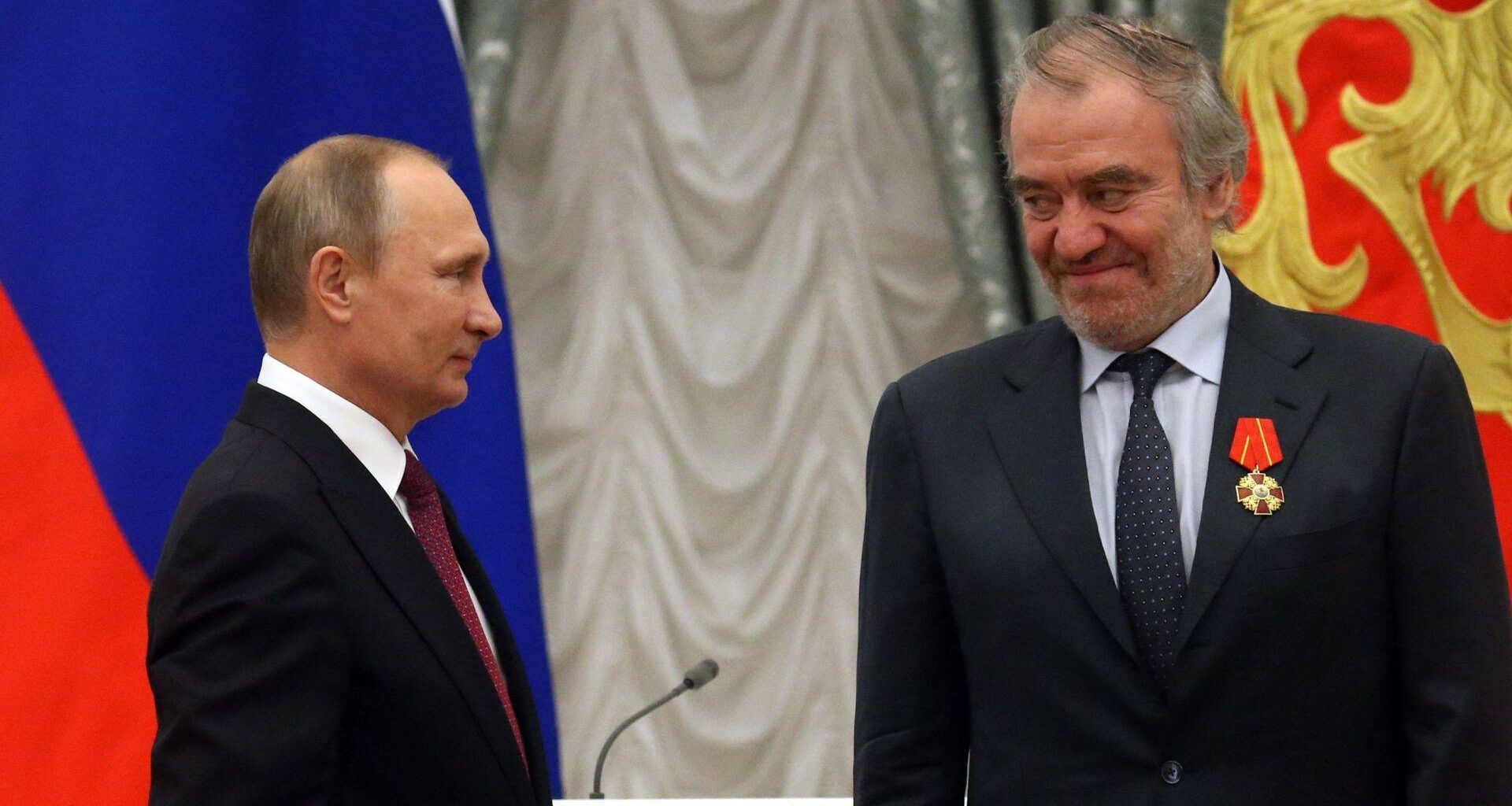 "Aucun artiste soutenant la dictature actuelle en Russie ne devrait être accueilli en Europe" : le concert de Valery Gergiev en Italie finalement annulé