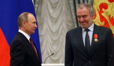 "Aucun artiste soutenant la dictature actuelle en Russie ne devrait être accueilli en Europe" : le concert de Valery Gergiev en Italie finalement annulé