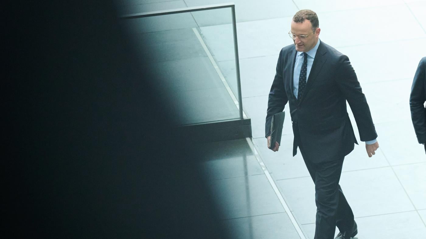 CDU schart sich um Jens Spahn: Im Präsidium sichert selbst Merz ihm Rückhalt zu