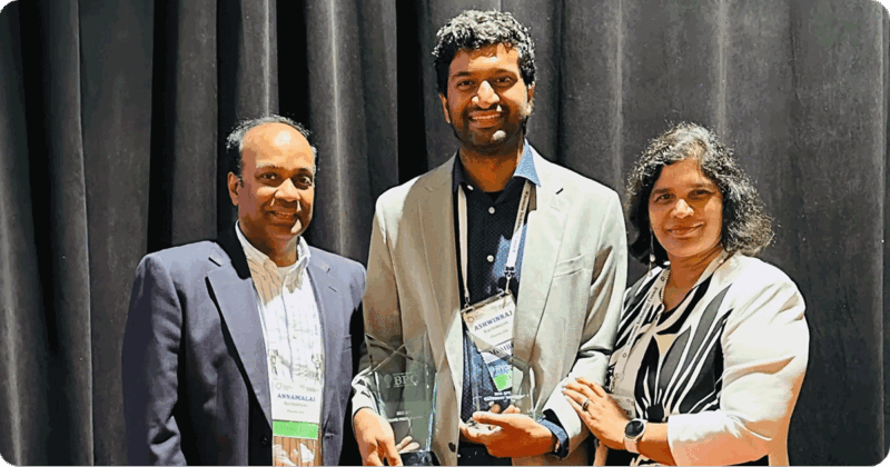 Leadership team from Phoenix-Aid accepting Governor’s Business Plan Contest award.