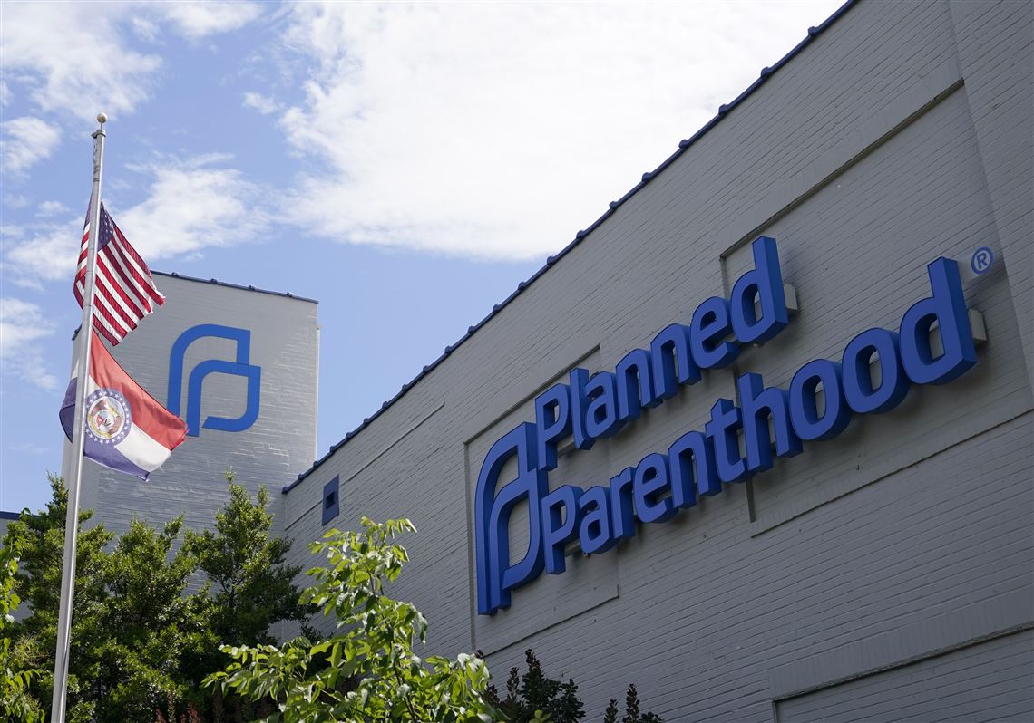 Judge blocks Trump administration's efforts to defund Planned Parenthood