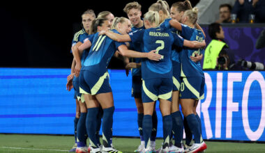 Sweden dominate Poland to secure quarter final slot