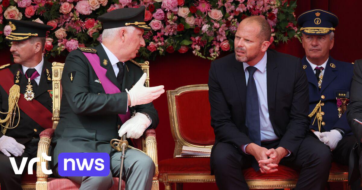 Minister van Defensie Francken (N-VA) veroorzaakt relletje op 21 juli, omdat hij weigert "Vive la Belgique" te zeggen | VRT NWS: nieuws