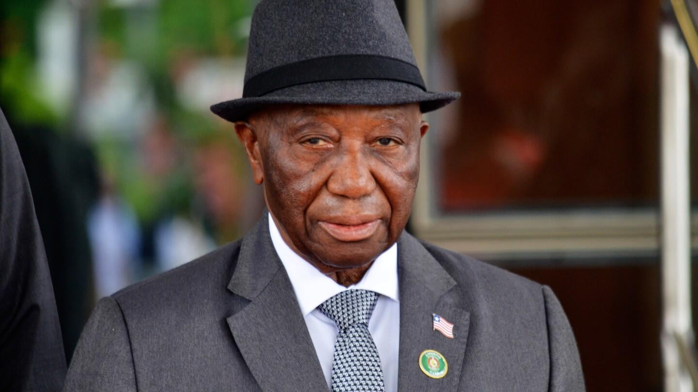 Many Liberians take offense after Trump praises their president's English