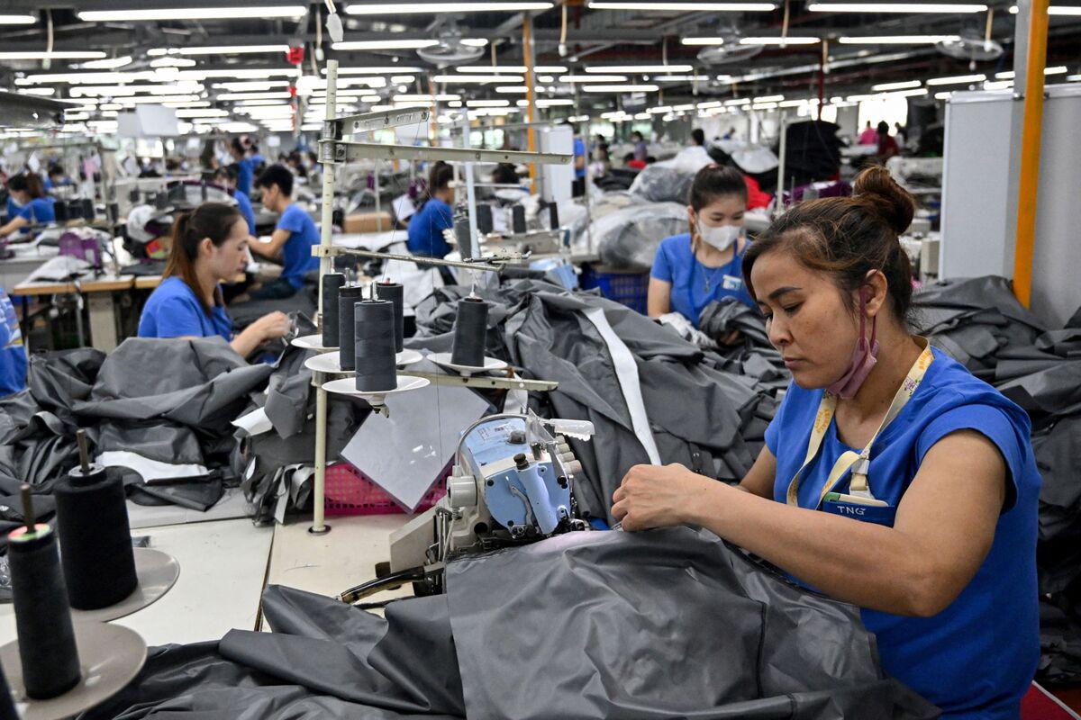 Trump’s Vietnam Deal Stokes Asia Concern as Trade Deadline Looms - Bloomberg