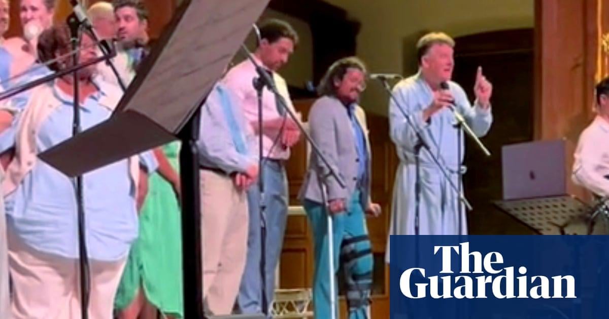 ‘Terrible racket’: bishop in dressing gown shuts down London choir concert