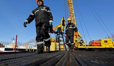 Estonia threatens to block the new EU sanctions package if it doesn’t include a reduction in the Russian oil price ceiling.