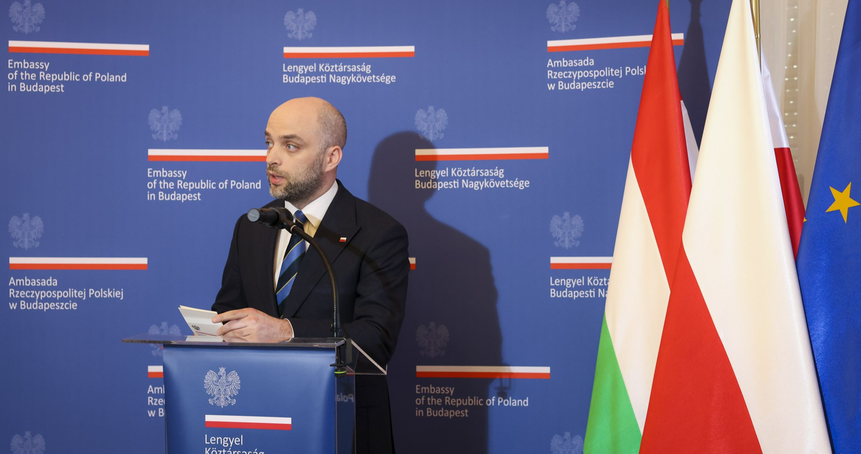 Poland withdraws ambassador to Hungary in row over asylum for opposition politician