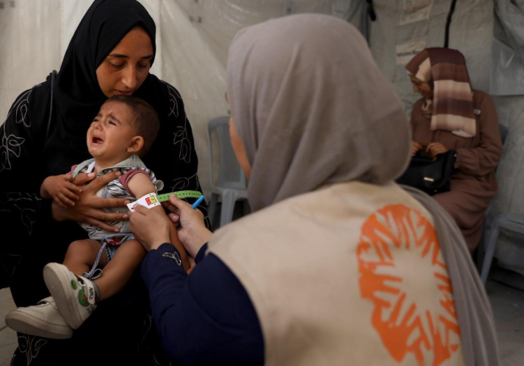 CARE’s primary healthcare centre provides malnutrition screening and supplements, alleviating hunger for children, pregnant and breastfeeding women
