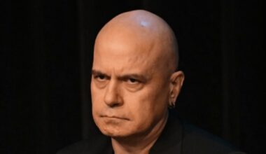 Сглобката ППДБ-Пеевски рискува да лиши България от 5 милиарда по ПВУ