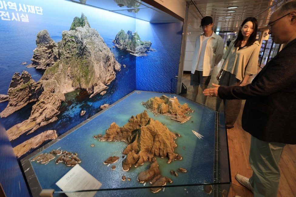 South Korea summons Japanese defense attache over territorial claims