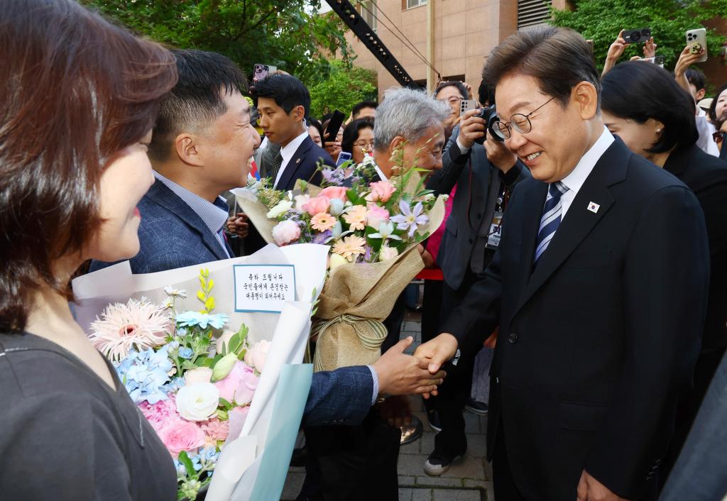 South Korea dramatically confirms democracy