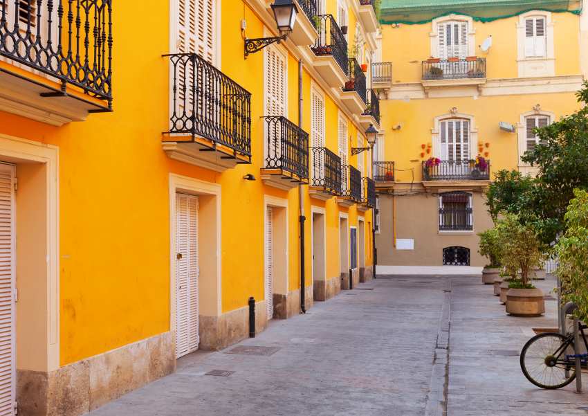 Spain Enforces Strict Regulations: Illegal Holiday Rentals Removed from Booking.com