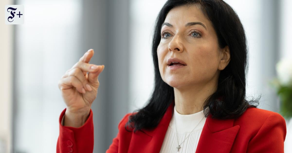 Katherina Reiche (CDU) im F.A.Z.-Gespräch: „Wir können nicht ein Drittel des Erwachsenenlebens in Rente verbringen“
