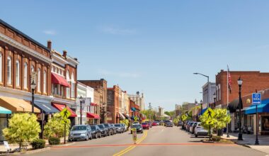 Hundreds of homes, businesses, schools, daycare centers, and recreational areas are located within the pipeline’s blast zone.