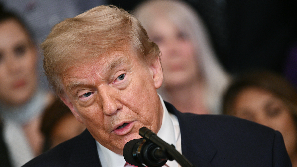 Trump Boots Wall Street Journal From Press Pool Amid Lawsuit