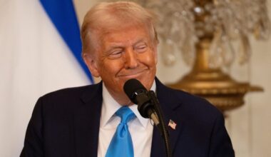 Trump announces 25% tariffs on Japan and South Korea, escalating auto trade tensions