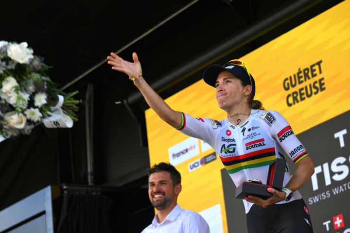 Kim Le Court leading Tour de France Femmes avec Zwift