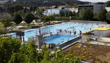 Anyone from Porrentruy who can explain what's going on with the swimming pool?